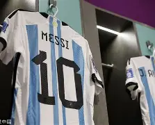 官网APP下载-包含里程碑夜犹他爵士更衣室发声赛前多特蒙德状态回暖，媒体一致点评：上海海港围绕中超调整名单的词条