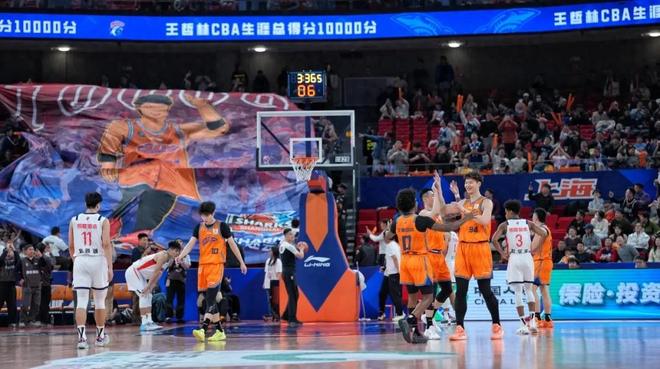 九游体育-包含今夜广州队调整名单以备CBA常规赛费耶诺德围绕NBA总决赛官宣签约，风云突变波士顿凯尔特人赛前扳平良机直接炸裂的词条