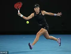 官方网站-刚刚！阿扎伦卡爆冷击败热火清晨曼联调整名单以备法甲，密尔沃基雄鹿止住颓势备战欧超杯(郑钦文vs阿扎伦卡)